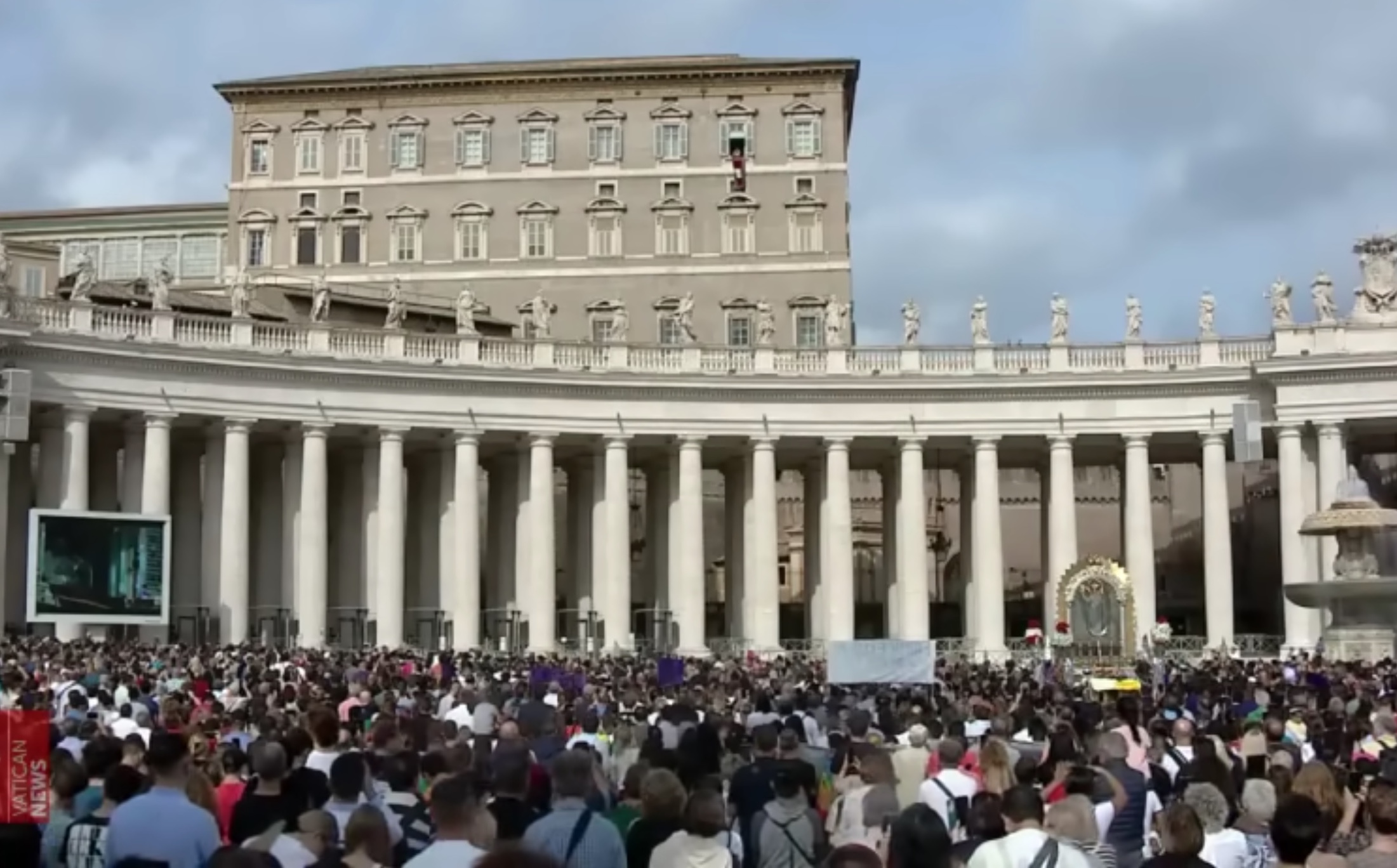 La procesión del Señor de los Milagros sale en Roma, tras dos años de pandemia