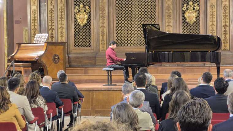Ecuador en Italia festeja los 125 años de relaciones diplomáticas, con concierto de Juan Gavilanes